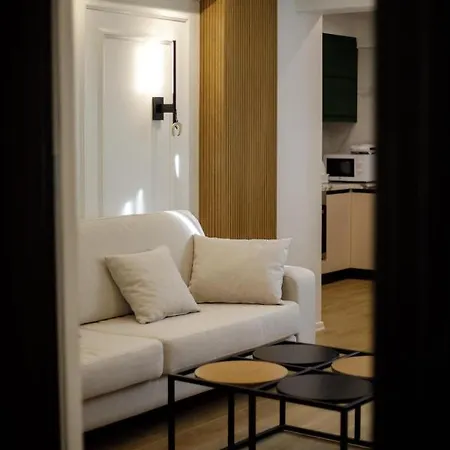 Deluxe Gjirokastër
